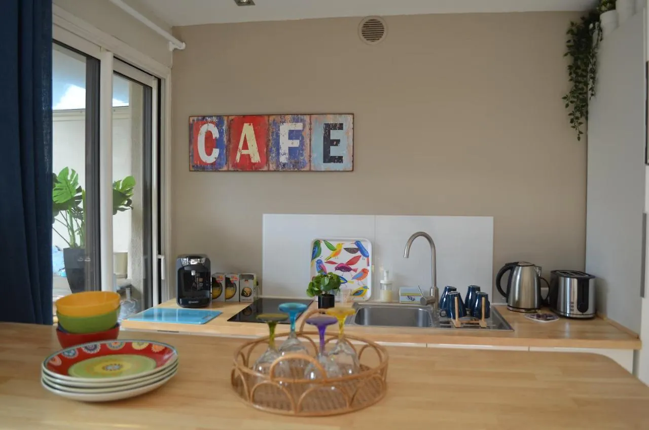 Charmant appartement à 350m de la plage et du port Fréjus