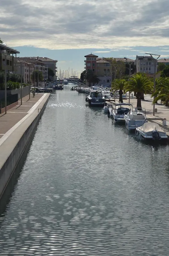 Appartamento Charmant appartement à 350m de la plage et du port Fréjus